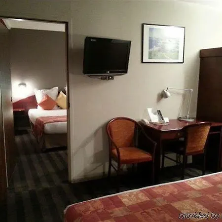 Ibis Styles Malabry Paris Sud ホテル シャトネ