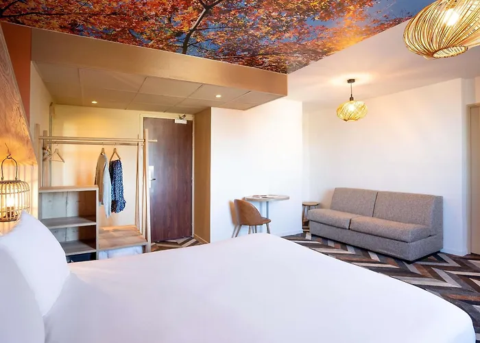 Ibis Styles Malabry Paris Sud Hotel 3*